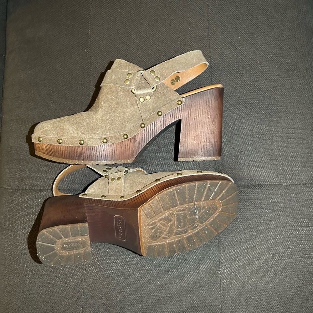 AEROSOLES Women's Brown Suede Mules